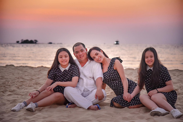 Bất ngờ trước nhan sắc hai cô con gái nhà Bùi Thúy Hạnh: Góc nghiêng thần thánh khoe sống mũi cao, thẳng tắp khiến mẹ tự hào-2