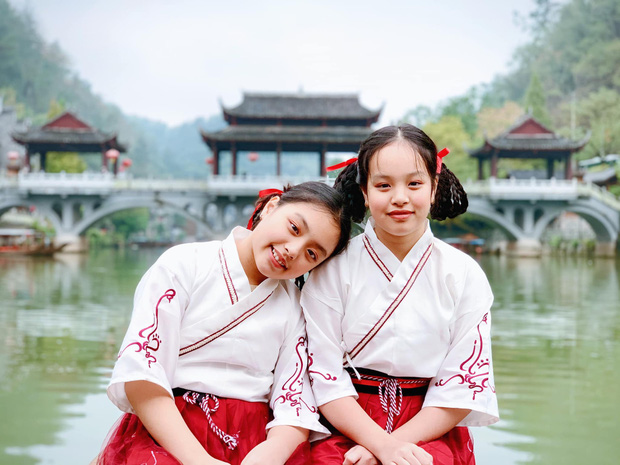 Bất ngờ trước nhan sắc hai cô con gái nhà Bùi Thúy Hạnh: Góc nghiêng thần thánh khoe sống mũi cao, thẳng tắp khiến mẹ tự hào-5