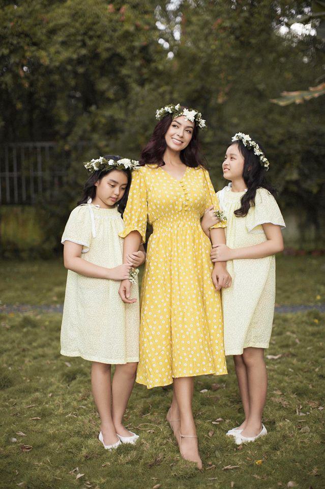 Bất ngờ trước nhan sắc hai cô con gái nhà Bùi Thúy Hạnh: Góc nghiêng thần thánh khoe sống mũi cao, thẳng tắp khiến mẹ tự hào-6