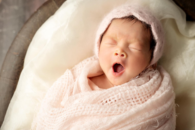 Từng nhiều sữa đến mức hút được 5 lít/ngày, nhưng con chưa tròn tháng Pha Lê đã phải cai sữa cho bé vì lý do đau đớn này-4