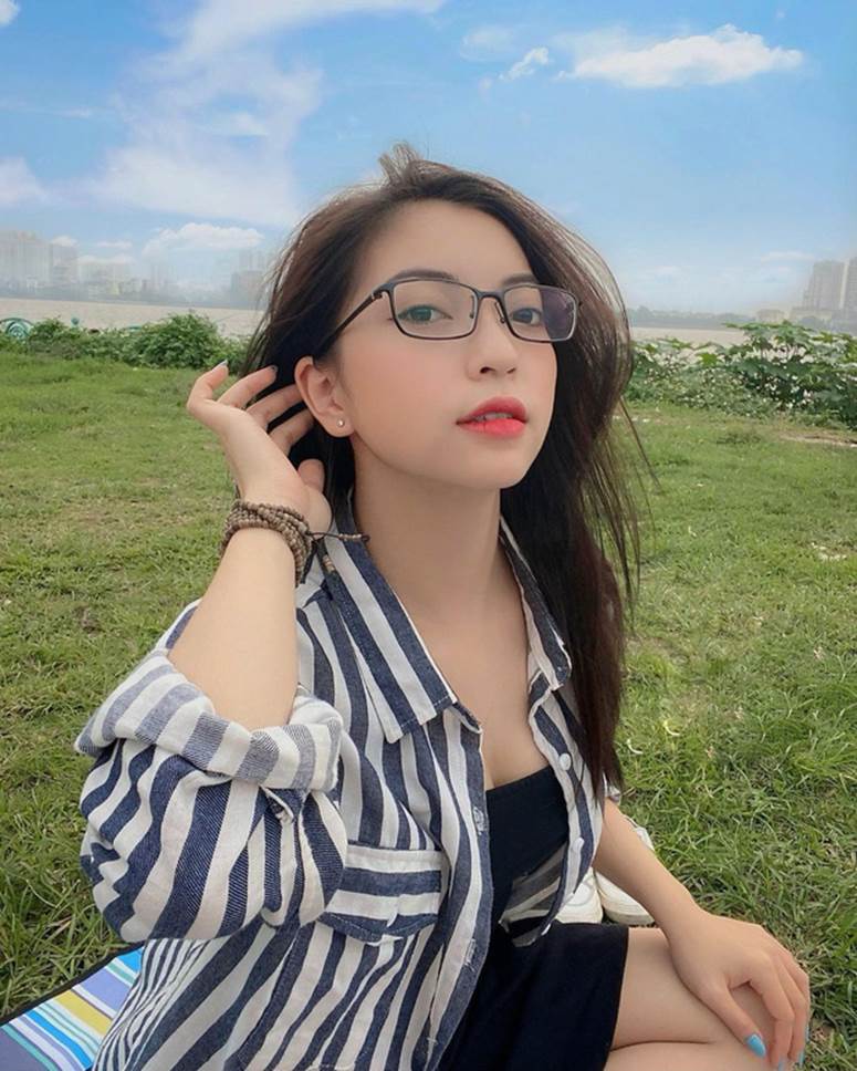 Theo chân Nhật Lê - bạn gái cũ Quang Hải mới biết thế nào là áp lực khi yêu người nổi tiếng-4