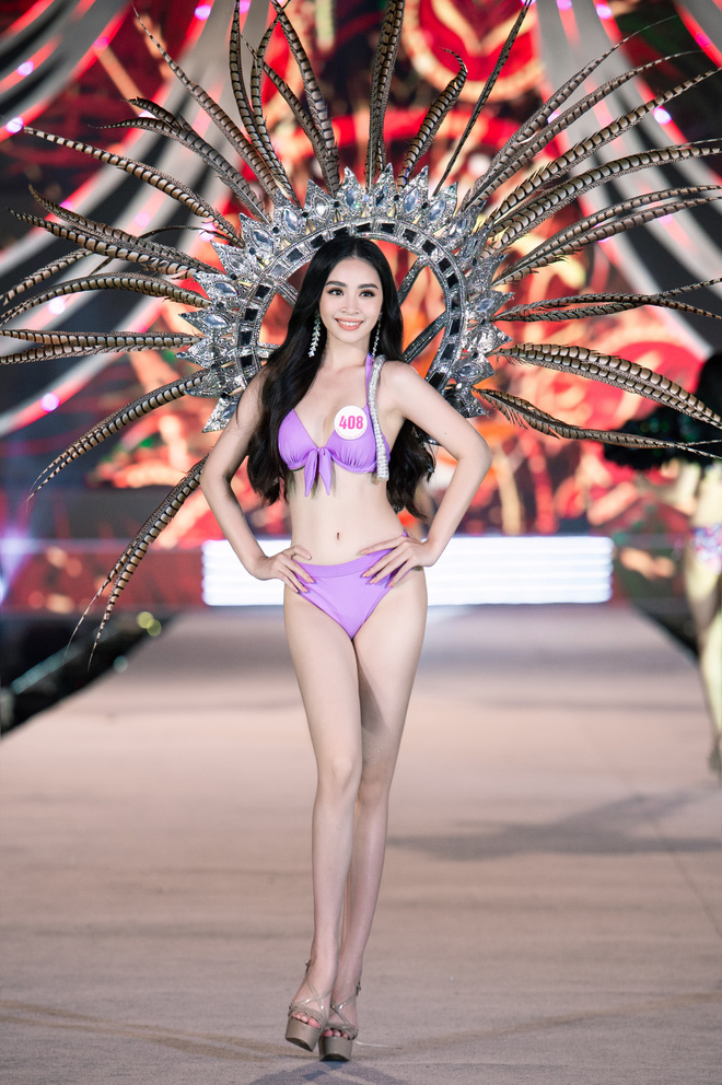 Top 35 HHVN 2020 trình diễn bikini như Victoria’s Secret: Người khoe vòng 1 siêu khủng, kẻ lộ khuyết điểm rõ rệt-15