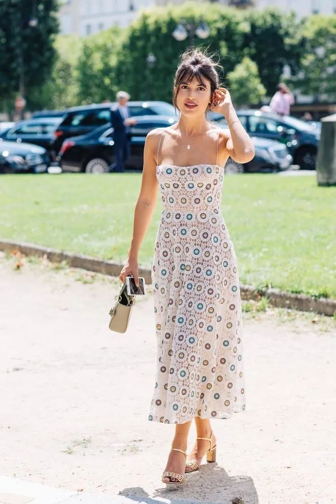 4 kiểu váy mà phụ nữ Pháp yêu thích nhất, diện lên vừa thơ lại vừa sang-10