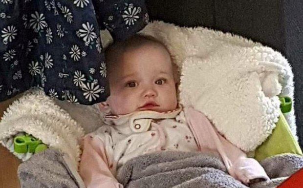 Rời khỏi phòng tắm chỉ trong 3 phút, khi quay lại bà nội kinh hoàng phát hiện cháu gái đã ra đi mãi mãi-1