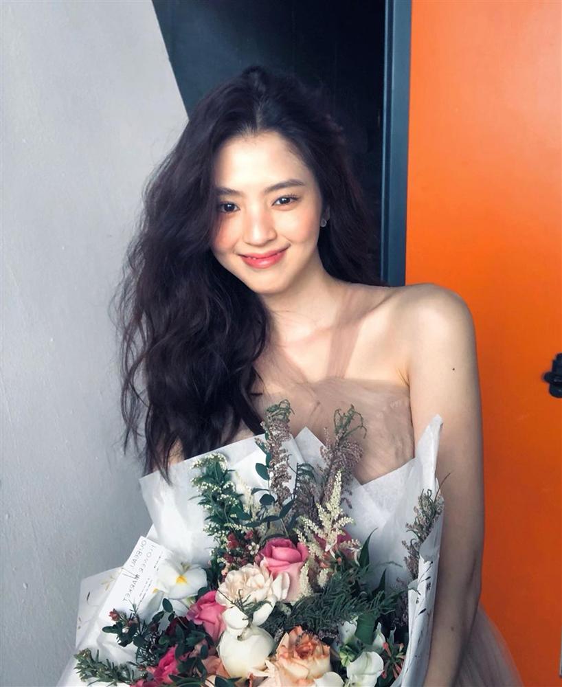 4 kiểu tóc giúp nàng công sở trông trẻ hơn ít nhất 5 tuổi mà chẳng hề cưa sừng làm nghé-13