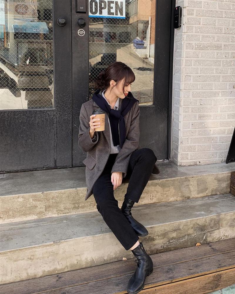 Gái Hàn mặc blazer trông sang chảnh chứ không hề già, các nàng học ngay 10 công thức để có set đồ trendy không cần hỏi-1