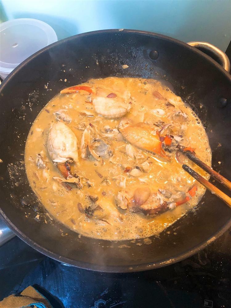 Chị em nội trợ rủ nhau mua chân, càng cua biển về cấp đông ăn dần, rẻ hẳn một nửa mà lại ngon-1