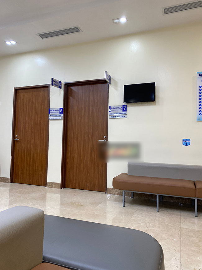 Đưa vợ đi khám thai được nửa đường thì giao lại cho anh xe ôm, sự thật phía sau hành động của người chồng khiến ai cũng cay mắt-1