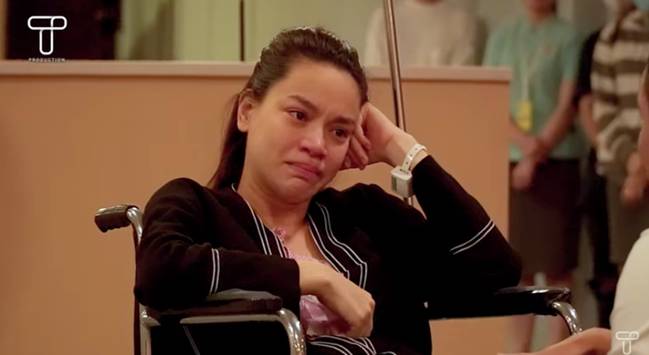 HOT: Trọn vẹn clip khoảnh khắc Hồ Ngọc Hà ngồi xe lăn òa khóc khi nhận lời cầu hôn của Kim Lý trước sự chứng kiến của Subeo-2