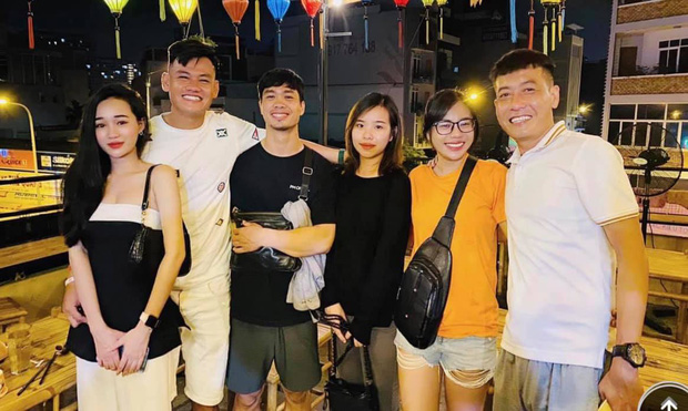 Phượng công chúa” và chuyện tình yêu khác biệt trong giới cầu thủ Việt khiến người hâm mộ vừa bất ngờ lại vừa nể trọng-7