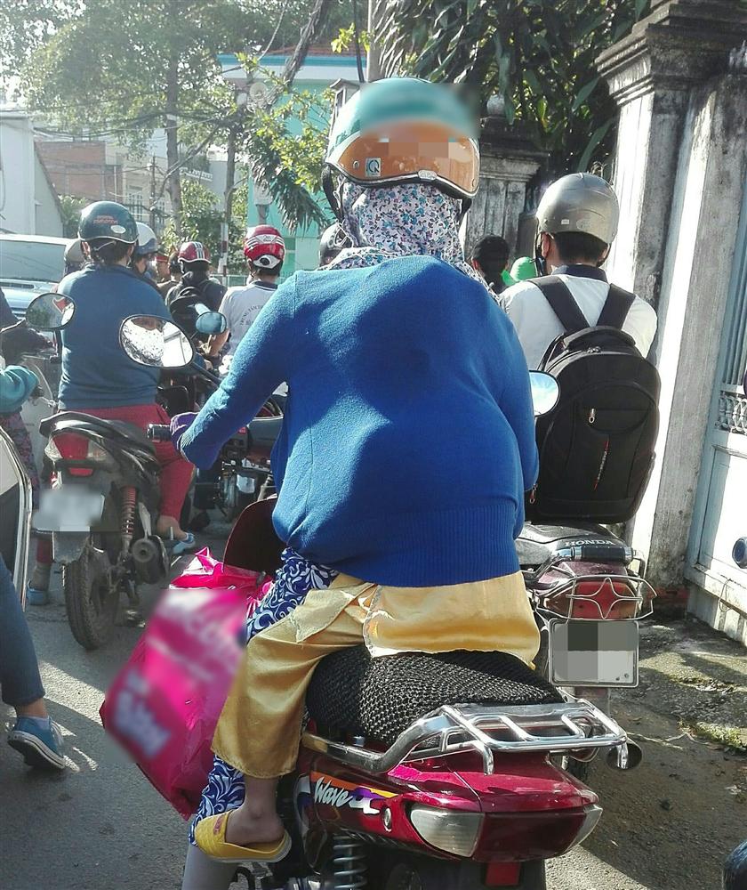 Bức ảnh che nắng cho con siêu sáng tạo của bà mẹ ninja gây bão mạng xã hội vì quá... cưng-1