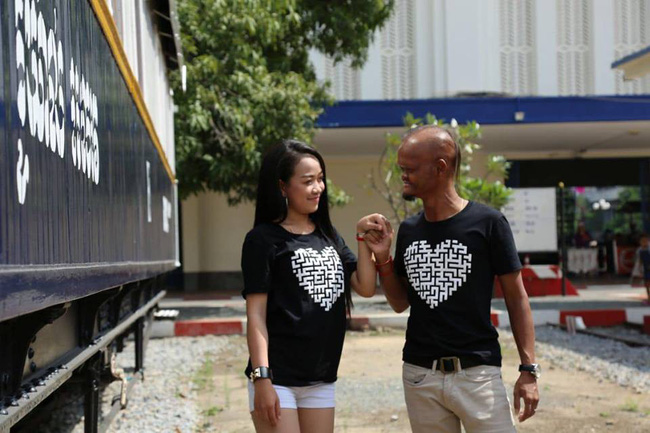 Bất chấp lời gièm pha, đôi vợ xinh như tiên, chồng xấu như cú” vẫn về chung một nhà, nhìn hình ảnh con trai của họ ai cũng phải ngạc nhiên-1