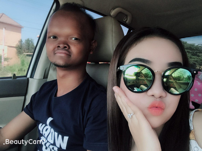 Bất chấp lời gièm pha, đôi vợ xinh như tiên, chồng xấu như cú” vẫn về chung một nhà, nhìn hình ảnh con trai của họ ai cũng phải ngạc nhiên-2