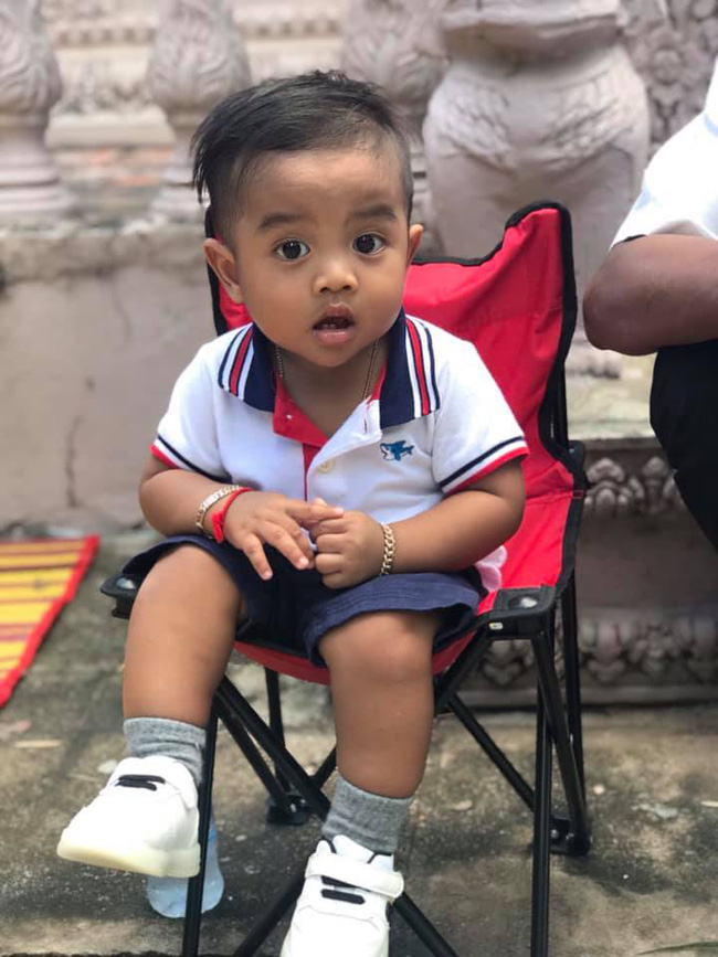 Bất chấp lời gièm pha, đôi vợ xinh như tiên, chồng xấu như cú” vẫn về chung một nhà, nhìn hình ảnh con trai của họ ai cũng phải ngạc nhiên-12