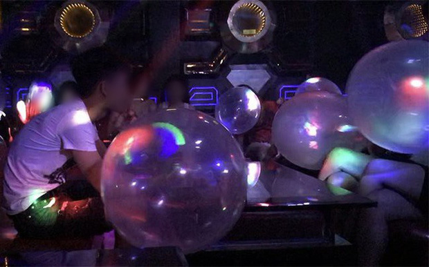 Chuyện của những dân chơi từ nghiện đến... ngáo vì bóng cười: Bao giờ chị định về, em lại dúi vào tay chị quả bóng nữa nhé!-3