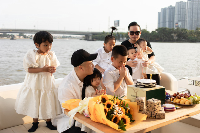 Đỗ Mạnh Cường chơi lớn, mừng sinh nhật của con trai trên du thuyền-4