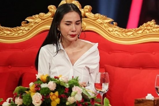 Thuỷ Tiên từng khủng hoảng tinh thần, khóc sưng mắt vì đọc bình luận của anti-fan