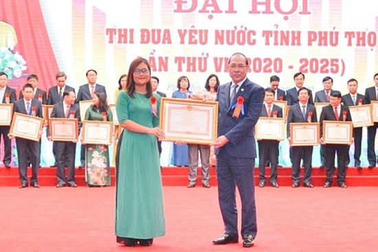 Cô giáo Việt đầu tiên vào top 10 giáo viên toàn cầu nhận bằng khen của Thủ tướng