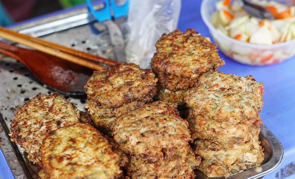 Mùa rươi đến, mới đầu vụ mà dân buôn đã bán tấp nập với giá nửa triệu đồng/kg-7