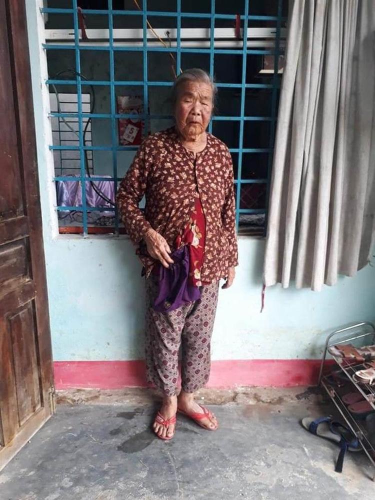 Bắt kẻ đi ô tô cứu trợ miền Trung lừa cụ bà 83 tuổi lấy vàng và 6,5 triệu đồng-2