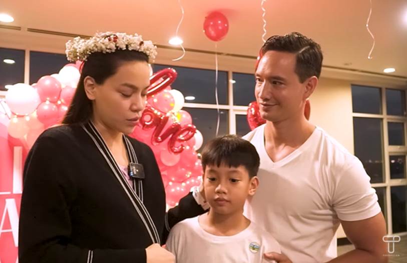 Hồ Ngọc Hà nghẹn ngào rơi nước mắt thú nhận: Đây là lần đầu tiên tôi được một người đàn ông quỳ gối cầu hôn”-1