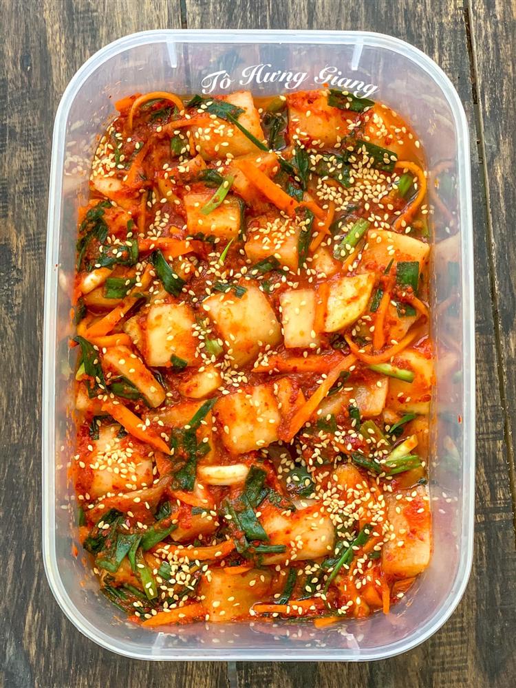 Ngày đông đổi vị với món kim chi củ cải giòn tan hấp dẫn, bữa cơm gia đình càng thêm ngon miệng và đầm ấm-7