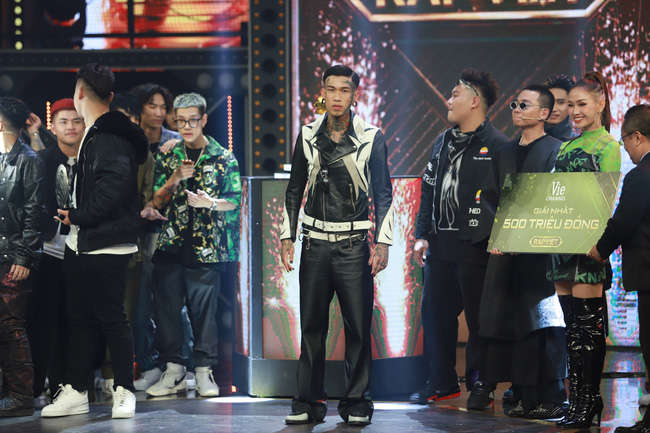 Rap Việt: Vượt mặt G.Ducky, Dế Choắt xuất sắc giành ngôi vị Quán quân-2