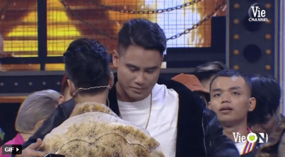 GDucky bật khóc, biểu cảm làm rộ nghi vấn phẫn nộ khi Dế Choắt giành ngôi Quán quân Rap Việt?-2