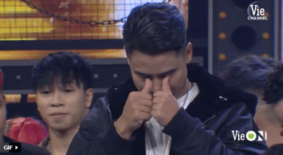 GDucky bật khóc, biểu cảm làm rộ nghi vấn phẫn nộ khi Dế Choắt giành ngôi Quán quân Rap Việt?-3