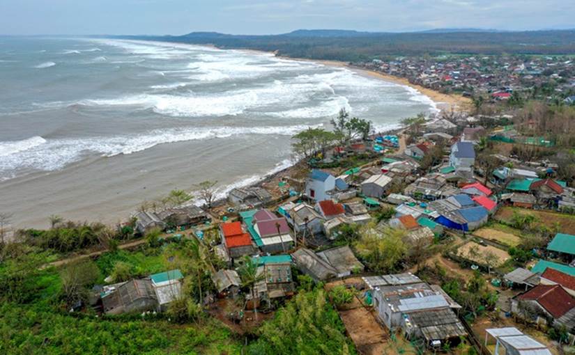 CẬP NHẬT BÃO SỐ 13: Quần thảo suốt 4 giờ vùng ven biển Thừa Thiên - Huế, đảo Cồn Cỏ (Quảng Trị) mất liên lạc hoàn toàn-16