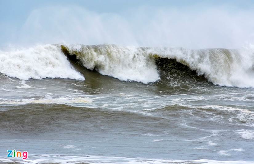 CẬP NHẬT BÃO SỐ 13: Quần thảo suốt 4 giờ vùng ven biển Thừa Thiên - Huế, đảo Cồn Cỏ (Quảng Trị) mất liên lạc hoàn toàn-19