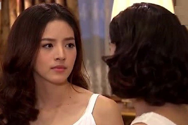 Thấy chị dâu tương lai nói chuyện thân mật với anh chàng ngồi cạnh trên chuyến xe đường dài, tôi giả vờ ngủ để rồi giật mình khi mở mắt ra-2