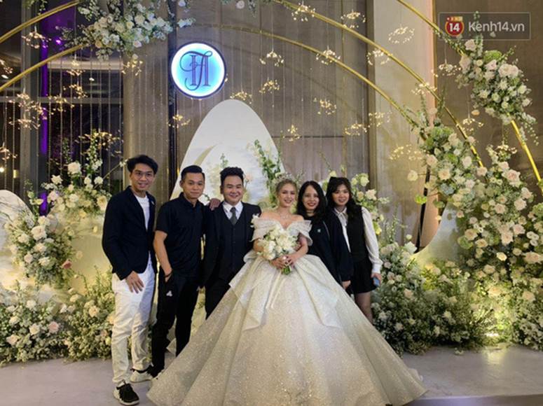 Tứ hoàng streamer hội tụ ở đám cưới Xemesis - Xoài Non, vừa nhìn đã thấy cả một bầu trời nổi tiếng và tiền tài-2