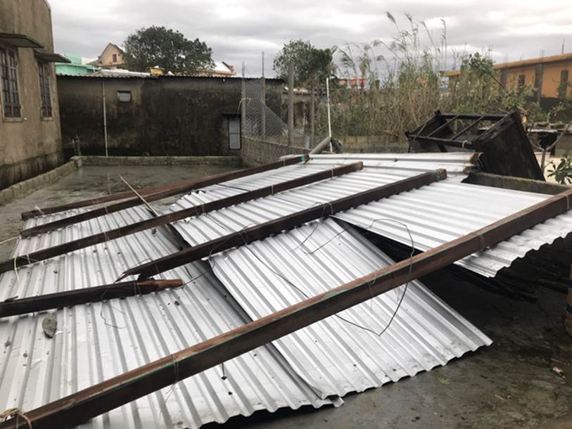 CẬP NHẬT BÃO SỐ 13: Quần thảo suốt 4 giờ vùng ven biển Thừa Thiên - Huế, đảo Cồn Cỏ (Quảng Trị) mất liên lạc hoàn toàn-5