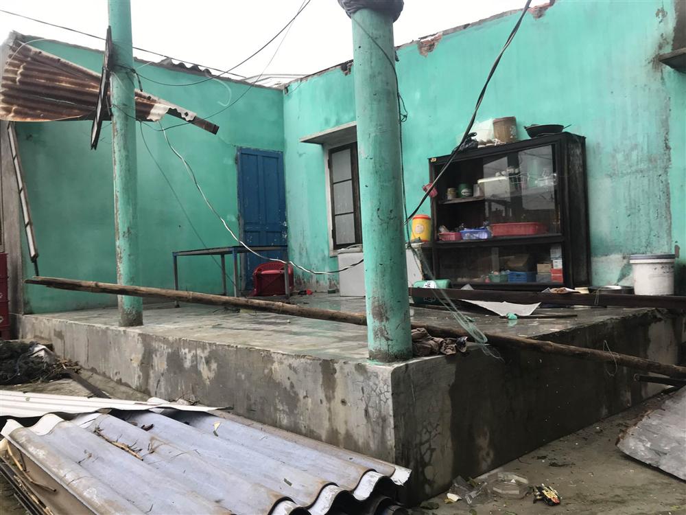 CẬP NHẬT BÃO SỐ 13: Quần thảo suốt 4 giờ vùng ven biển Thừa Thiên - Huế, đảo Cồn Cỏ (Quảng Trị) mất liên lạc hoàn toàn-7