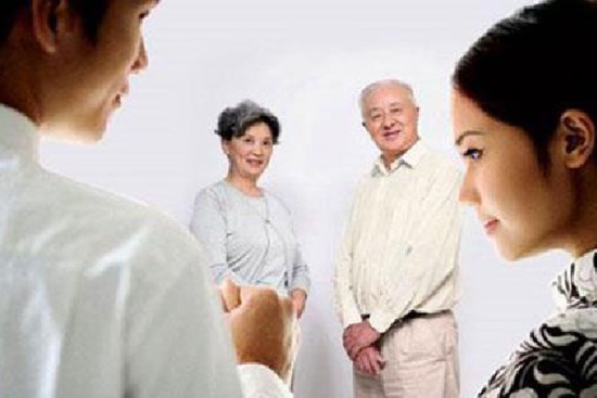 Vợ đối xử quá đáng với bố mẹ tôi