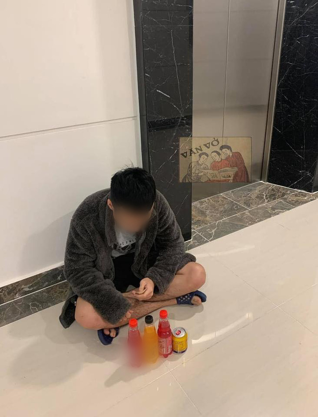 Người đàn ông bày bán nước ngọt trước thang máy chung cư, ai ngờ đâu nguyên do đằng sau đến từ câu đe dọa đáng sợ” của vợ-2