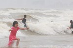 Người dân Hội An thẫn thờ nhìn bờ biển Cửa Đại, An Bàng tan hoang, hàng loạt căn nhà bị sóng biển nuốt chửng-22
