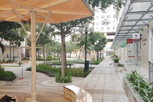 Cháu bé 5 tuổi rơi từ tầng 5 chung cư ở Hà Nội-2