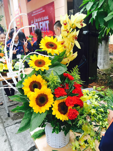 Mách bạn cách chọn và cắm hoa chào mừng ngày Nhà giáo Việt Nam 20/11 thật trang trọng, ý nghĩa-12