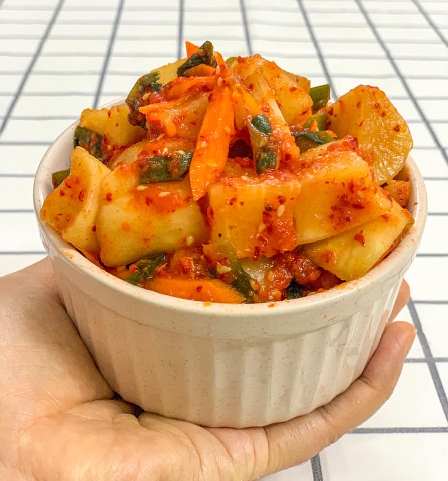 Ngày đông đổi vị với món kim chi củ cải giòn tan hấp dẫn, bữa cơm gia đình càng thêm ngon miệng và đầm ấm-9