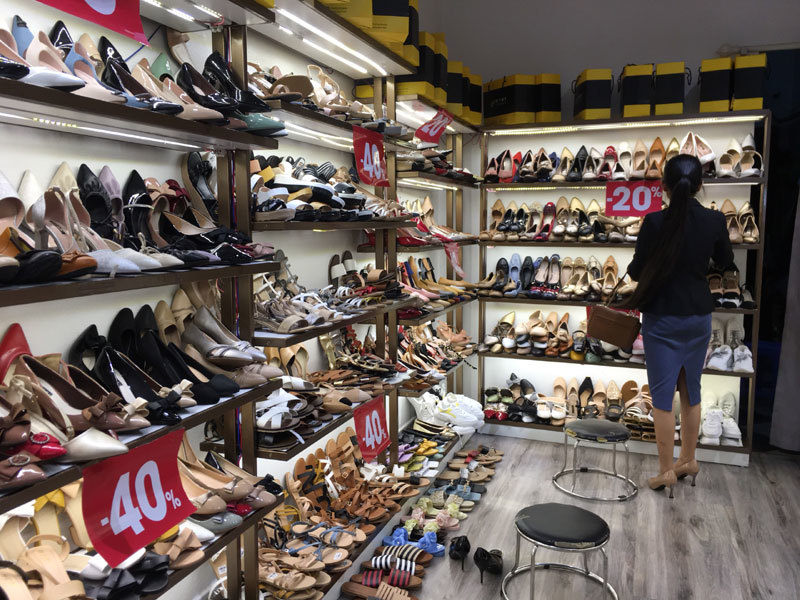 Chưa đến Black Friday đã bão giảm giá, quần áo giá 2.000 đồng-11