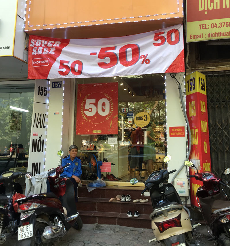 Chưa đến Black Friday đã bão giảm giá, quần áo giá 2.000 đồng-6