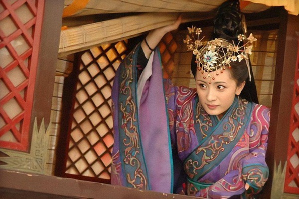 2 nữ nhân truyền kỳ trùng tên trong lịch sử Trung Hoa: Người may mắn hạ sinh 4 vị Hoàng đế, kẻ bất hạnh bị gả cho 3 vị Hoàng đế-2
