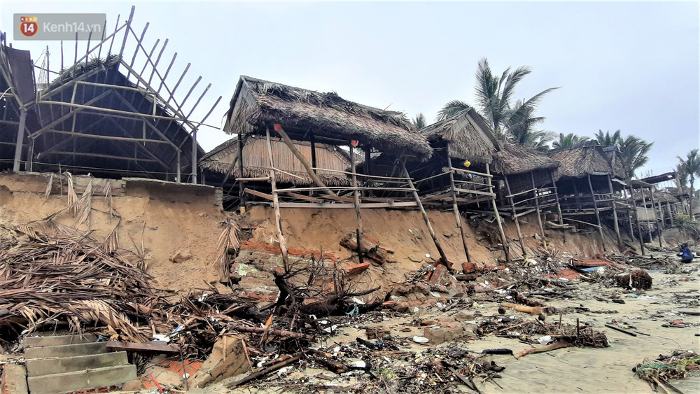 Người dân Hội An thẫn thờ nhìn bờ biển Cửa Đại, An Bàng tan hoang, hàng loạt căn nhà bị sóng biển nuốt chửng-3