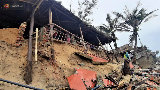 Người dân Hội An thẫn thờ nhìn bờ biển Cửa Đại, An Bàng tan hoang, hàng loạt căn nhà bị sóng biển nuốt chửng-4