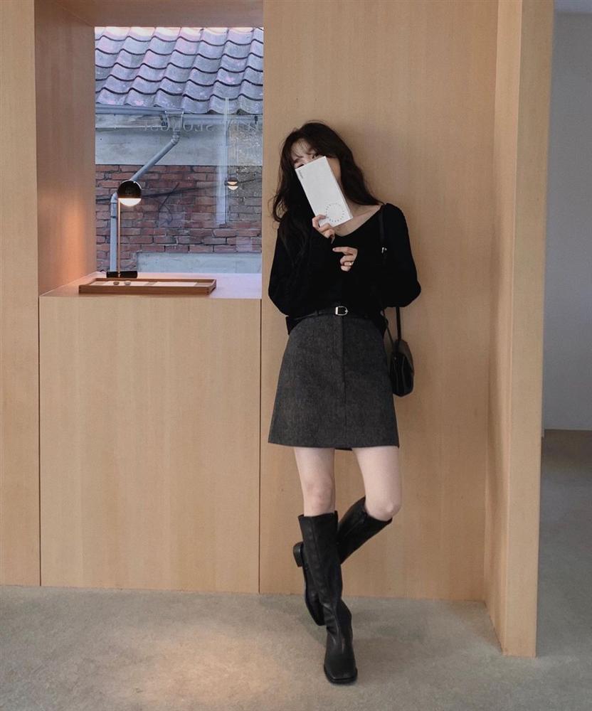 Là chân váy ngắn nhưng 4 kiểu này cực hợp mùa Đông, diện lên đã trẻ ra còn cao thêm ít nhất 5 phân-1