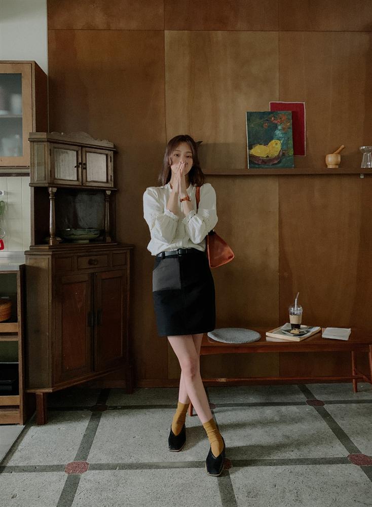 Là chân váy ngắn nhưng 4 kiểu này cực hợp mùa Đông, diện lên đã trẻ ra còn cao thêm ít nhất 5 phân-9