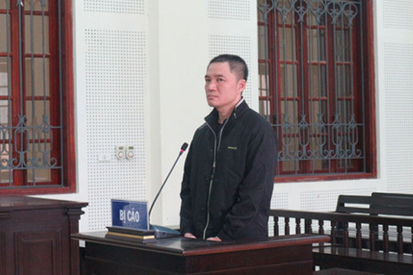 Bình Dương: 74 khách bay lắc trong quán bar dương tính với ma túy, ném tang vật xuống sàn khi thấy công an-2