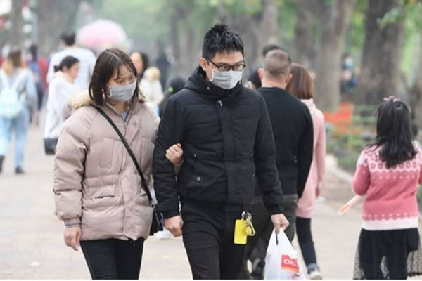 Chợ khẩu trang tấp nập, dậy sóng khi có ca nhiễm Covid-19 mới-4